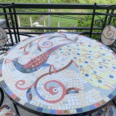 Bàn ghế con công