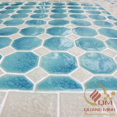 Bàn vuông chấm lục giác xanh