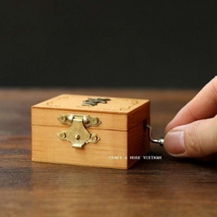 Hộp nhạc gỗ dây cót