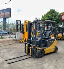 XE NÂNG ĐIỆN NGỒI LÁI KOMATSU 1,5 Tấn FB15-12 (2013)