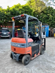 XE NÂNG ĐIỆN NGỒI LÁI TOYOTA 1.5 Tấn 8FB15 (2017)