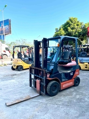 XE NÂNG ĐIỆN NGỒI LÁI TOYOTA 1.5 Tấn 8FB15 (2017)