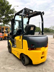 XE NÂNG ĐIỆN NGỒI LÁI KOMATSU 2.5 Tấn FE25-1 (2016)