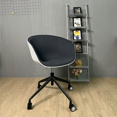 Ghế làm việc HAY chân có bánh xe, nâng hạ chiều cao GVP-16