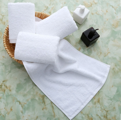 Khăn lau vuông trắng to đẹp