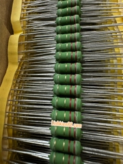 Điện trở cắm Đài Loan 2r2 2w 5% mới ( dây 20con)