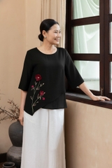 M Collection | Áo Kiểu Trung Niên Tặng Mẹ Phom Suông Lớp Ngoài Vạt Xéo Thêu Kết Hợp Đính Hoa 3D Chất Liệu Lụa Hàn - A12412LW01