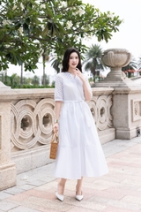 SWANLAKE | Váy Đầm Nữ Maxi Suông Cổ Trụ Cài Nút Cotton Phối Ren Dây Thắt Eo Tay Lỡ Công Sở D12821LW01