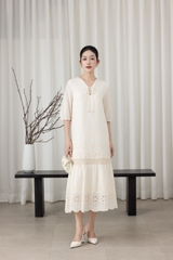 SWANLAKE | Váy Đầm Nữ Maxi Đuôi Cá Ren Vải Cotton Thêu Đục Lỗ Cổ Chữ V Tay Lỡ Dạo Phố D13661LW01