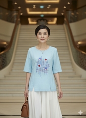 M COLLECTION | Áo Kiểu Nữ Trung Niên Tặng Mẹ Phom Suông Cổ Tròn Chất Vải Linen Thêu Họa Tiết A10943LW01