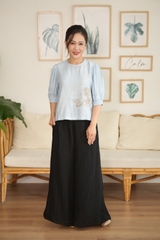 M-Collection - Áo Cổ Tròn Thêu Hoa Nhí Thêu Lụa Hàn - A11988LW01