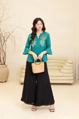 M-Collection - Áo Cổ Trụ Thêu Hoa Tay Dài Chất Liệu Vải Taffta - A12043LW01