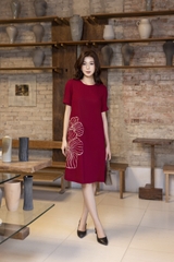 SWANLAKE | Váy Đầm Nữ Midi Suông Tay Ngắn Cổ Tròn Vải Linen Thêu Hoa Cao Cấp Công Sở D13363LW01