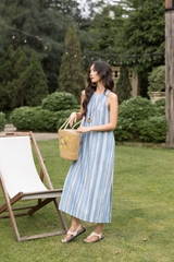 SWANLAKE | Váy Đầm Nữ Maxi Suông Sát Nách Cổ Yếm Linen Sọc Xanh Dương Pastel Du Lịch Biển Hè D13877LW01