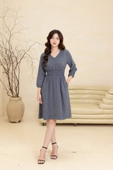 Đầm Linen Sọc Dài Tay Cổ Tim Swanlake - D12117LW01