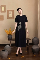 Đầm Thun In Hoa Lớn Kẻ Nét Phom Suông Dài Cổ Tròn - D12178LW01