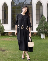 Đầm Chất Liệu Tơ Thêu Hoa Màu Đen Swanlake - D09551LW01