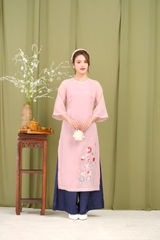 Áo Dài Đoan An Cổ Tròn Thêu Hoa Hai Lớp Chất Tơ Lót Lụa Chiffon Swanlake (Không bao gồm quần) - L12008LW01