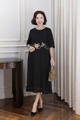 M Collection | Đầm Trung Niên Phom Suông Dài Lụa Hàn Phối Tơ Xốp Thêu Mặc Hằng Ngày D12353LW01