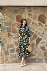 SWANLAKE | Váy Đầm Nữ Suông Đuôi Cài Nút Cotton Thêu Hoa Cổ Trụ Tay Lỡ Du Lịch Biển Hè D12761LW04