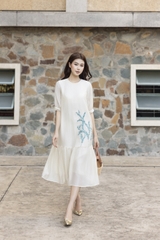 SWANLAKE | Váy Đầm Nữ Suông Hai Lớp Cổ Tròn Tay Lỡ Chất Tơ Hàn Thêu Hoa Du Lịch Dạo Phố D13548LW01