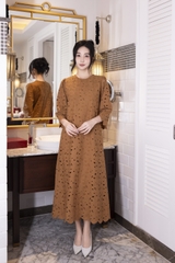 SWANLAKE | Váy Đầm Nữ Maxi Suông Vải Cotton Thêu Đục Lỗ Hè Cổ Tròn Tay Ren Lỡ Ống Loe Có Túi D12688LW01