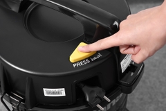 Máy hút bụi công nghiệp Panasonic MC-YL637SN49