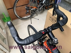 XE LƯỚT (xe mới trên 95%) : Xe đạp đua TWITTER R10 - Khung full Carbon, groupsets SRAM RIVAL 11