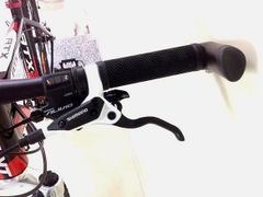 xe đạp thể thao GIANT ATX SE 2 (thắng đĩa dầu Shimano), model 2014 (chính hãng) - Hàng thùng nhập khẩu nguyên chiếc