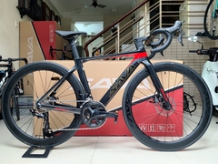 Xe đạp đua SAVA X9-2 - Khung, vành Full Carbon, group Shimano 105 R7000 (5 món), 2 đĩa 11 líp . Màu Đen