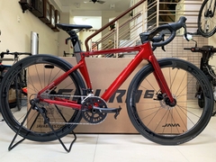Xe đạp đua JAVA SILURO DISC (2023) - Khung nhôm vành Carbon, group Shimano 105 R7000 (2 món) - 2 đĩa 11 líp . Màu Đỏ