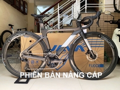 PHIÊN BẢN NÂNG CẤP : Xe đạp đua JAVA FUOCO DISC (2024) - Khung, vành full Carbon; group Shimano 105 R7120, 2 đĩa 12 líp . Màu Xám đen