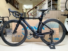 Xe đạp đua JAVA FUOCO DISC (2024) - Khung, vành full Carbon; group Shimano 105 R7120, 2 đĩa 12 líp . Màu Đen bóng