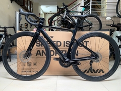Xe đạp đua JAVA VESUVIO (2024) - Khung Carbon, Full group điện Shimano 105 R7170 DI2 thắng đĩa dầu