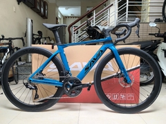 Xe đạp đua SAVA X9-2 - Khung, vành Full Carbon, group Shimano 105 R7000 (5 món), 2 đĩa 11 líp . Màu Xanh