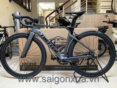 Xe đạp đua TWITTER R5 (2022) - Khung, vành full Carbon, groupsets SHIMANO 105 R7000 11 líp. Màu Xám