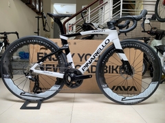 Xe đạp đua PINA DOGMA F (F14) - Khung, vành Full Carbon, Full group Shimano 105 R7120 thắng đĩa dầu. Màu Trắng phối đen