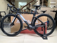 Xe đạp đua JAVA FUOCO DISC (2023) - Khung, vành full Carbon, groupsets 2 đĩa 11 líp . Màu Xám đen