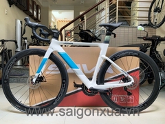 Xe đạp đua JAVA FUOCO DISC (2023) - Khung, vành full Carbon, group Shimano 105 R7000 (2 món) - 2 đĩa 11 líp . Màu Trắng