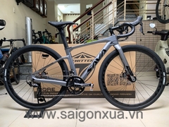 Xe đạp đua SAVA GRAVEL ROAD 2023 - Khung full Carbon, groupset Shimano 105 R7000. Màu xám