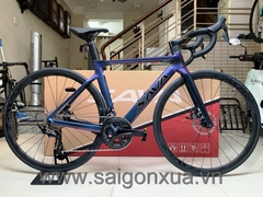 Xe đạp đua SAVA X9-1 - Khung full Carbon, group Shimano 105 R7000 (4 món) - 2 đĩa 11 líp . Màu Xanh Chameleon (sơn đổi màu)