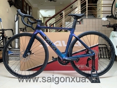Xe đạp đua SAVA X9-1 - Khung full Carbon, group Shimano 105 R7000 (4 món) - 2 đĩa 11 líp . Màu Xanh Chameleon (sơn đổi màu)