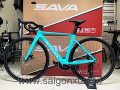 Xe đạp đua SAVA AURORA DISC 105 - Khung full Carbon, group Shimano 105 R7000 (4 món) - 2 đĩa 11 líp . Màu Xanh thiên thanh