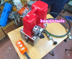 Bơm điện thủy lực qq-700 công suất 1.2kw công tắc bấm tay cao cấp trọng lượng nhẹ dễ mang đi