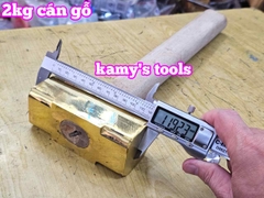 Búa đồng thau đầu vuông cán gỗ 2kg dài 380mm Kamytools KMT-562620