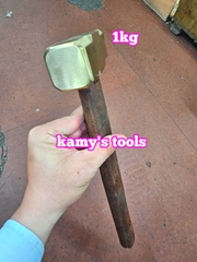 Búa đồng thau đầu vuông cán gỗ 1kg kamytools