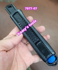 Dao rọc giấy Kingtony 7977-07 dài 180mm thép SK4 có khóa lưỡi và Lưỡi dao rọc giấy Kingtony 7977-07P02