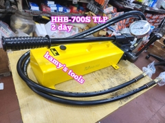 Bơm tay thủy lực HHB-700S TLP 2 chiều 2 ống dầu dung tích 3 lít dầu