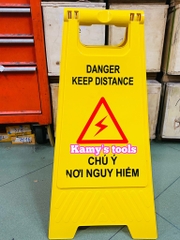 Biển cảnh báo chữ A chú ý nơi nguy hiểm Danger keep distance