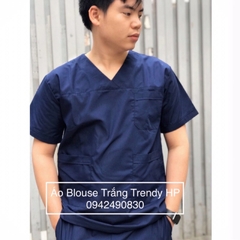 Bộ scrubs nam cổ tim cao cấp màu xanh đen - Bộ quần áo hộ lý, kỹ thuật viên, đồng phục phòng khám, thẩm mỹ viện